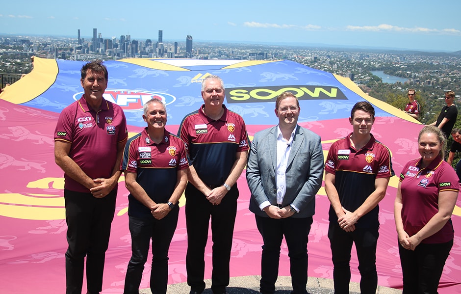 WebSOOW.jpg Craig Starcevich, Chris Fagan, Greg Swann Lachie Neale and Bree Brock with SOOW CEO, Mike Twomey - Brisbane Lions